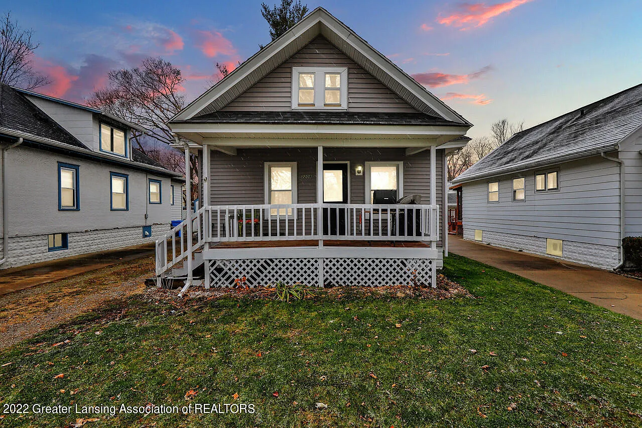 2208 Beal Ave photo 1
