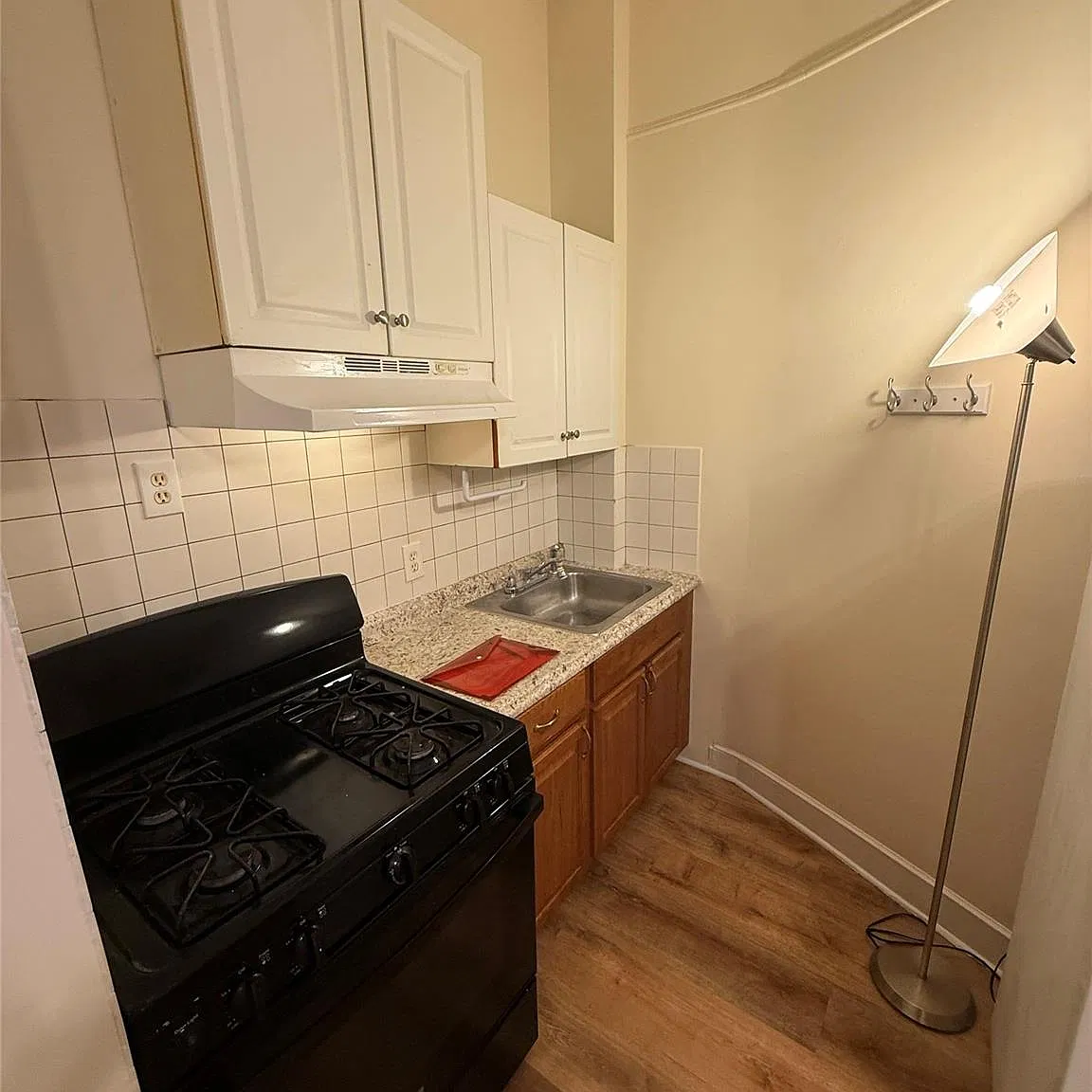 180 Willow St — Photo 3