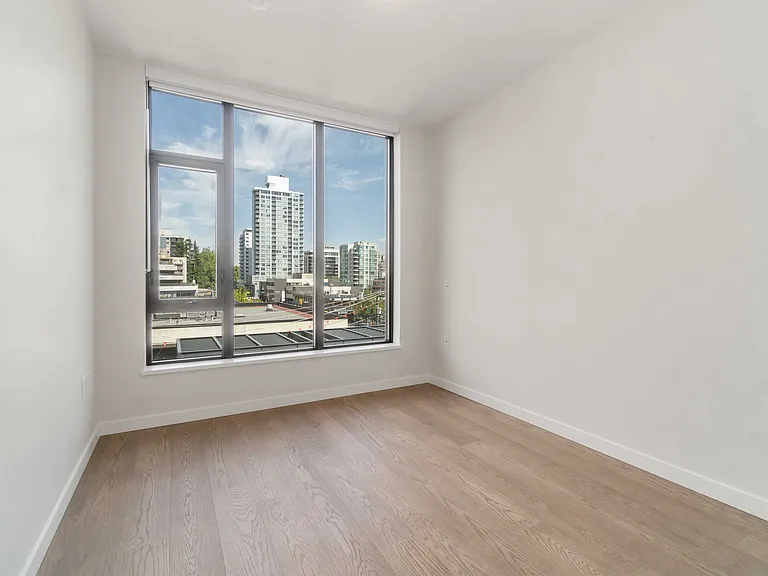 128 W 15th St #D260 — Photo 11