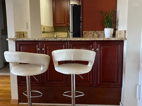 25-34 Crescent Street image 1 of 8