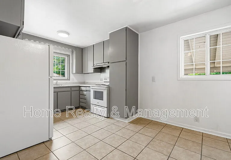 10712 Loren Ln — Photo 13