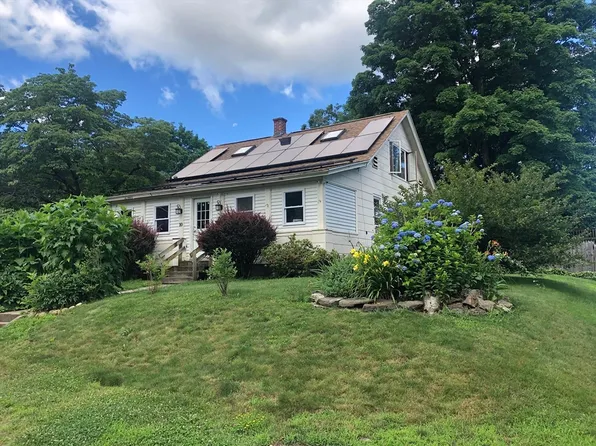 10 Pleasant St, Erving, MA 01344