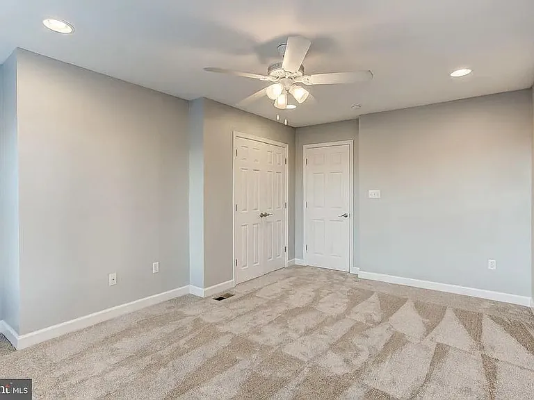 2604 Hudson St — Photo 28