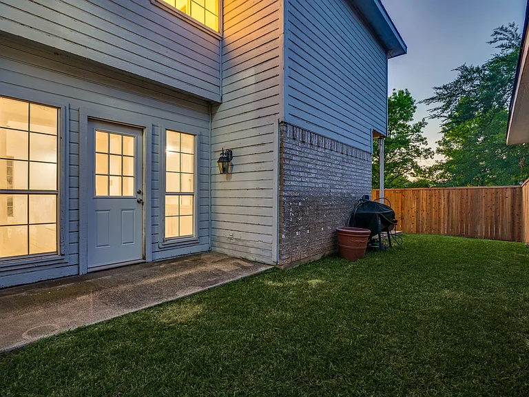 1333 Maywood Ct — Photo 24