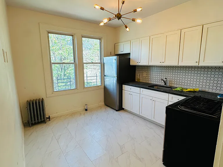 185 Columbia Ave #2 — Photo 9