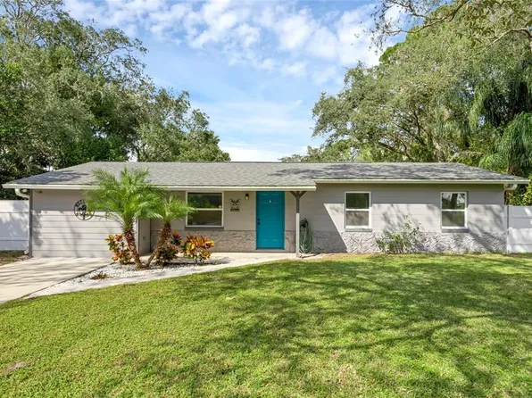 7340 Lake Dr, Sanford, FL 32771