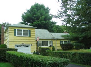 2982 Clearview St, Yorktown Heights, NY 10598