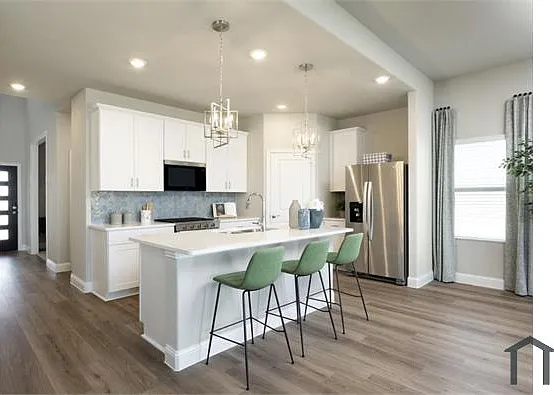 6 bed, 2790 sqft, $3,800 — Photo 3