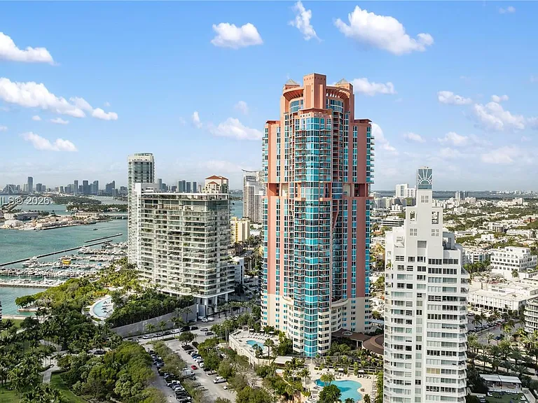 300 S Pointe Dr #907 — Photo 44
