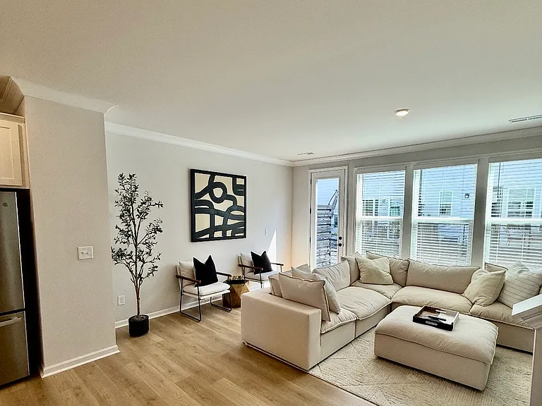 7008 Running Spring Dr — Photo 14