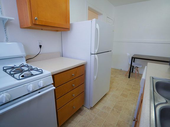 2nd image of 914 Eastgate Ave #1
