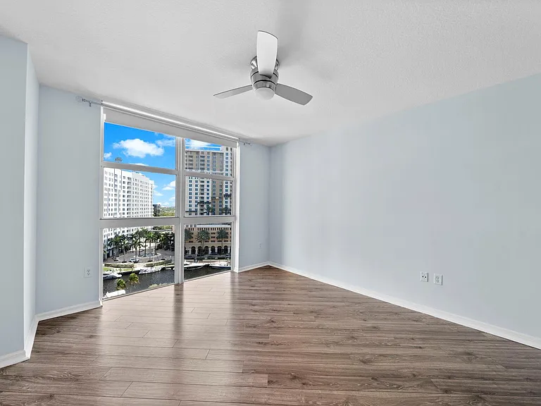 347 N New River Dr #1110 — Photo 12