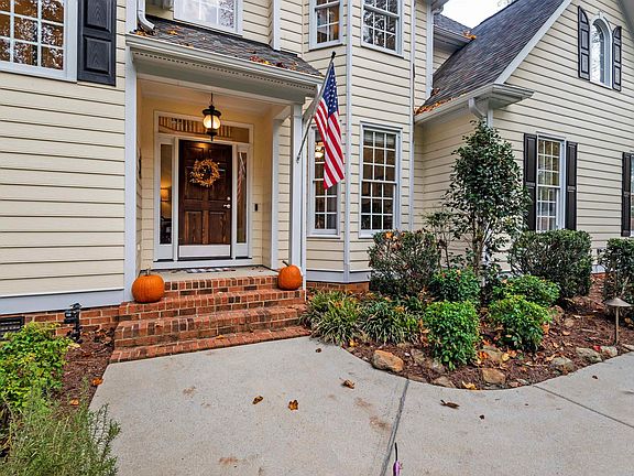 4th image of 622 Hardscrabble Dr
