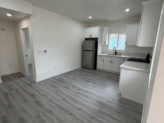 2nd image of 3687 44th St
