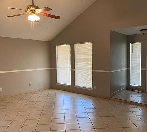 4th image of 7034 Villa Del Sol Dr