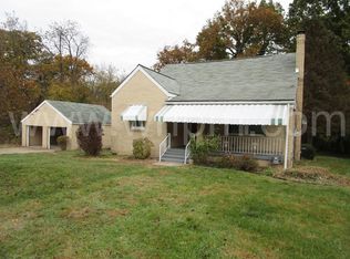 703 Hickory Dr, Aliquippa, PA 15001