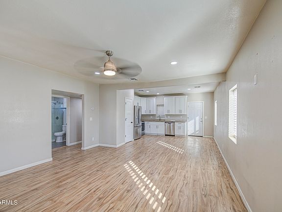 4th image of 415 N 17TH Drive