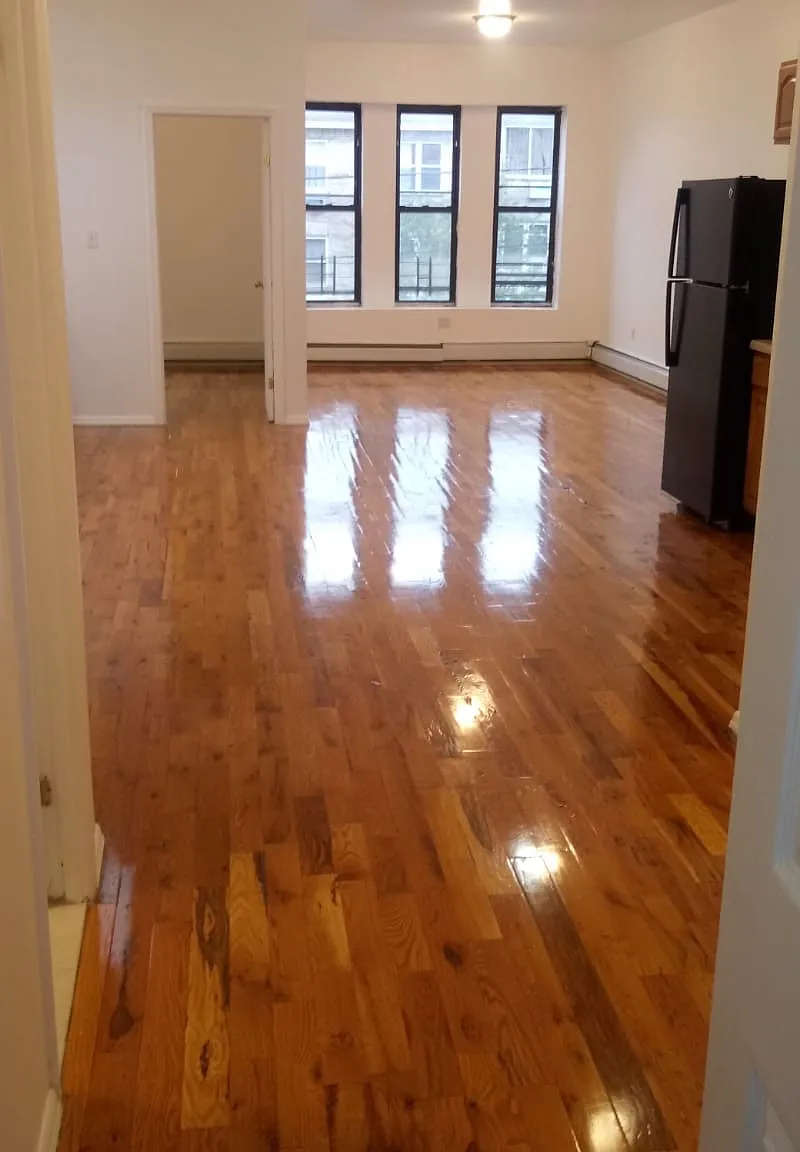 3 bed, 900 sqft, $3,650 — Photo 4