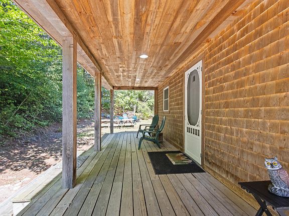 4th image of 427 Bell Hill Road