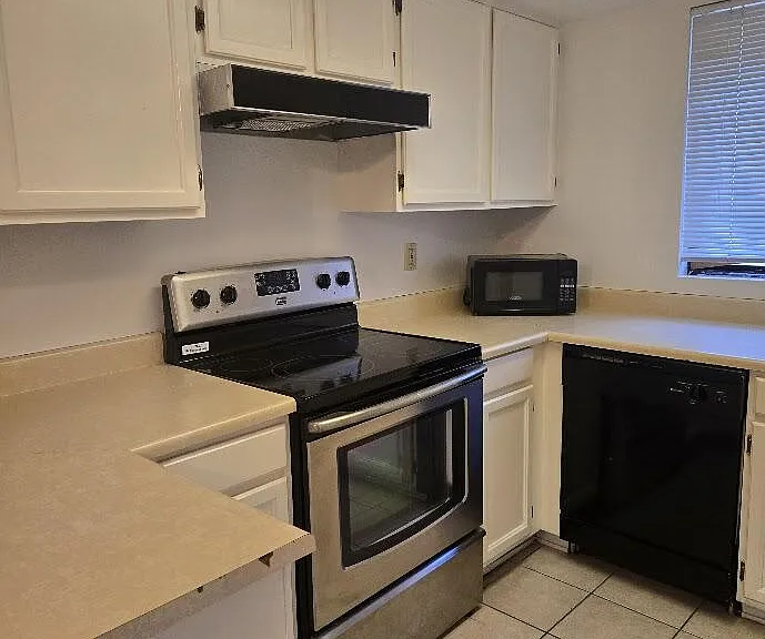 1905 E University Dr #102 — Photo 4