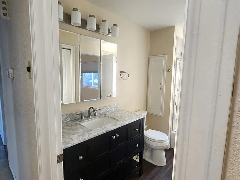 9225 Clermont Dr — Photo 23