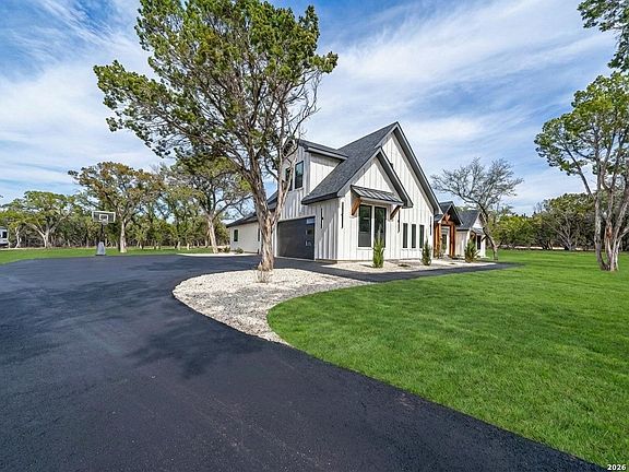 3rd image of 1271 View Ridge