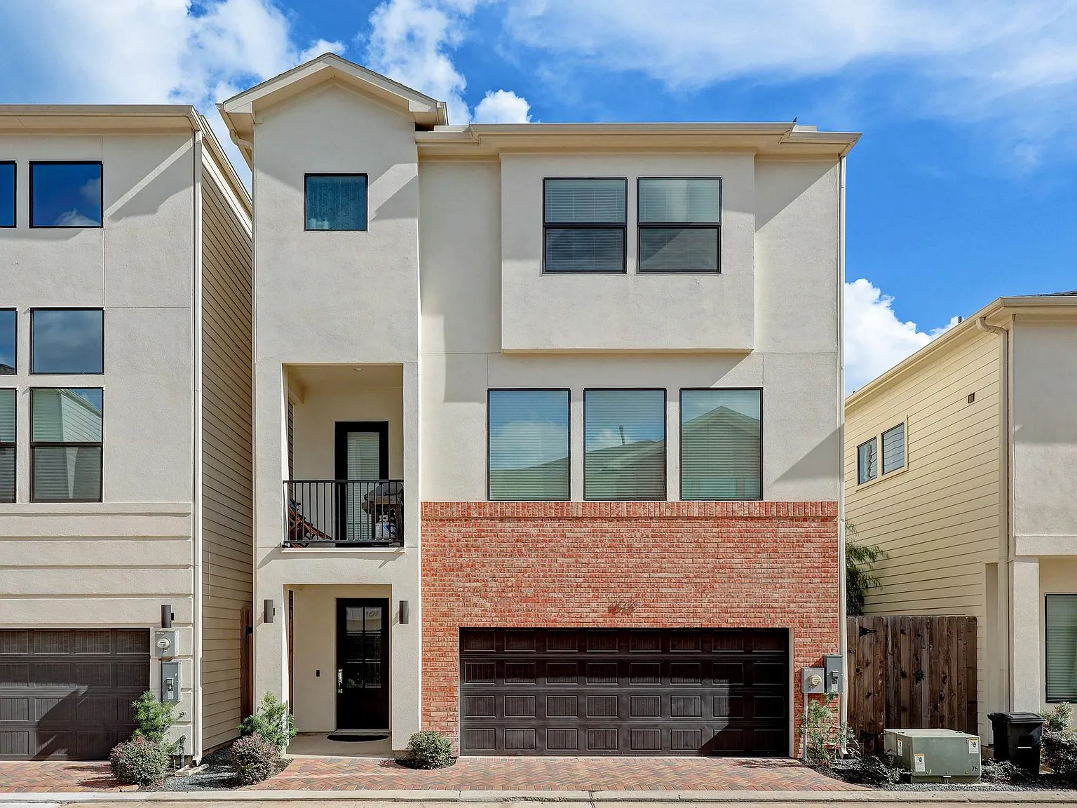 3 bed, 3.5 bath, 2172 sqft, $3,400 — Photo 4