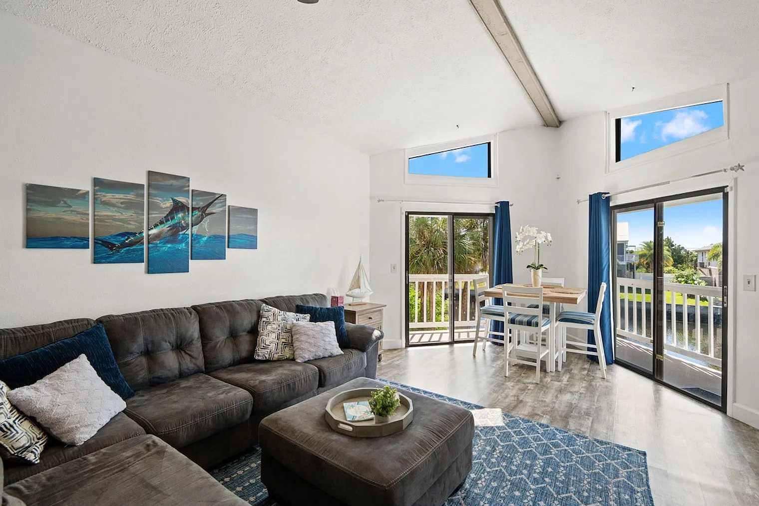 4 bed, 3.0 bath, $4,233 — Photo 3