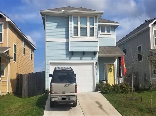 592 Twisted Oaks Ln, Buda, TX 78610