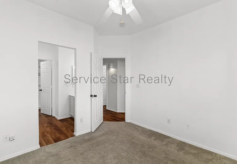1716 W Cortez St #207 — Photo 10