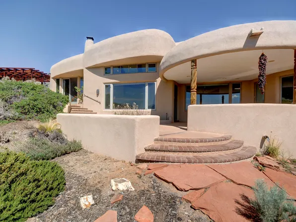 300 Mission Ridge Rd, Corrales, NM 87048