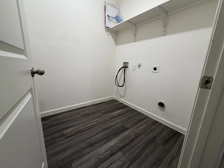 684 Crestridge Dr — Photo 19