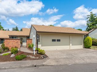 10295 SW Greenleaf Ter, Portland, OR 97224