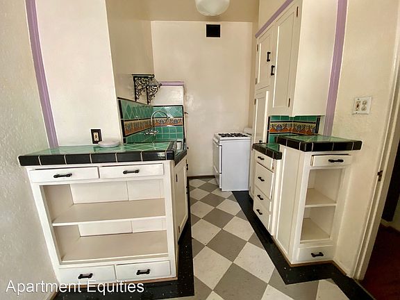 4th image of 607 S Cloverdale Ave #13177129