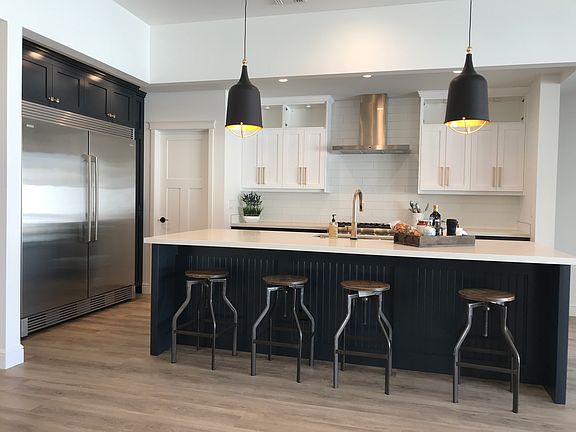 4th image of 3501 N 63rd Pl