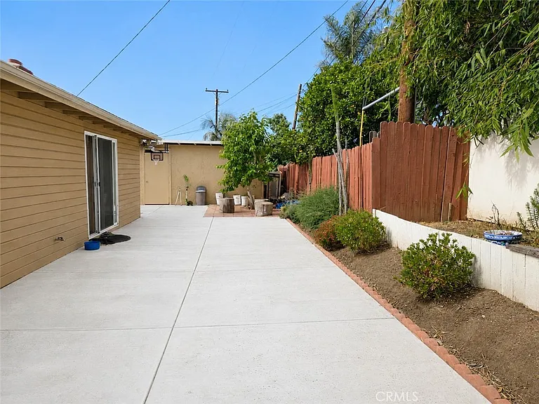 2640 Batson St #B — Photo 7