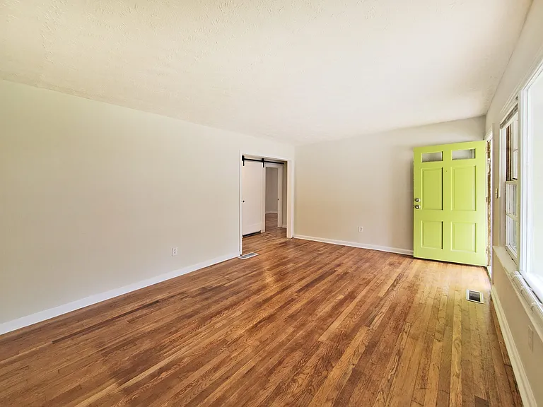 3018 Grand Ave SW — Photo 6