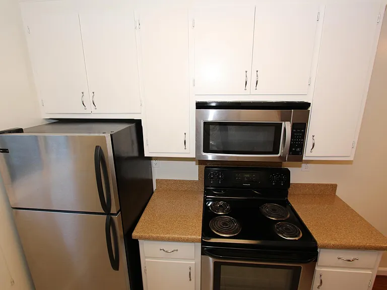 1308 Palos Verdes Dr #1 — Photo 3