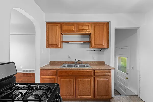 23437 Peters Ave — Photo 7