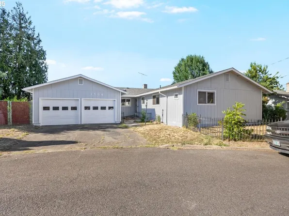 1564 NW Spray Ct, Roseburg, OR 97471
