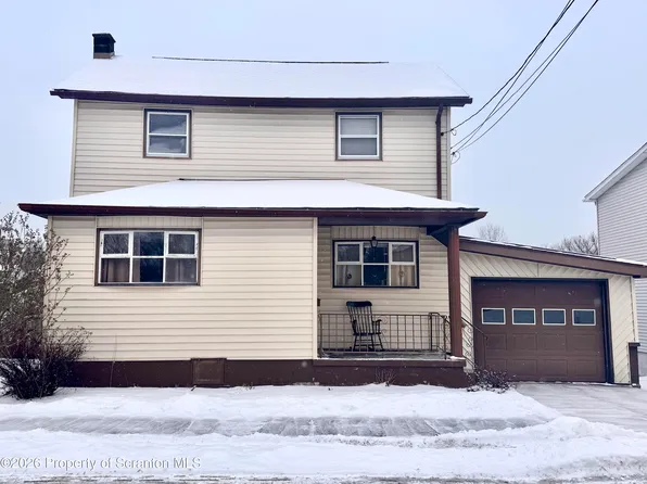 420 Delaware St, Jermyn, PA 18433