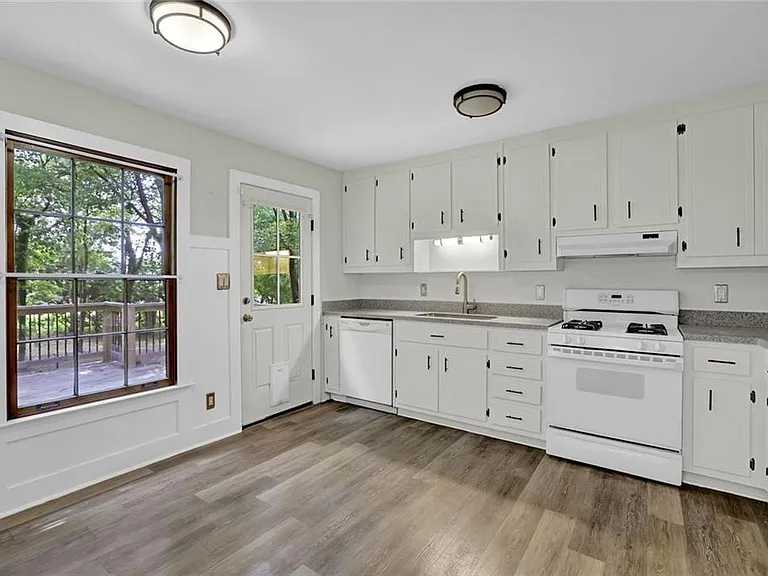 2683 Ashworth Cir SW — Photo 5