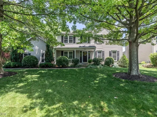 16216 Acacia Dr, Strongsville, OH 44136