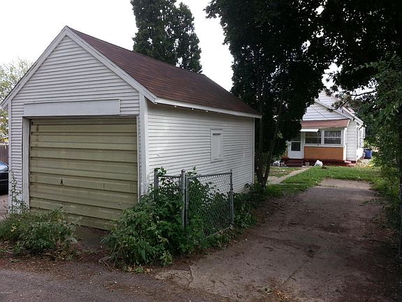5th image of 1241 Leonard St NW