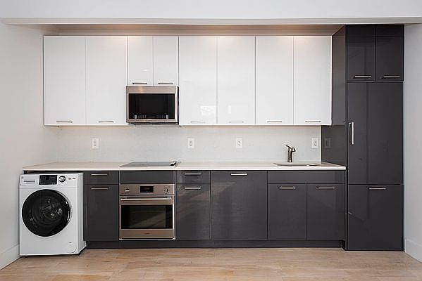 1st image of 131 Smith St #3R