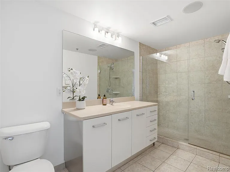 432 S Washington Ave #905 — Photo 14