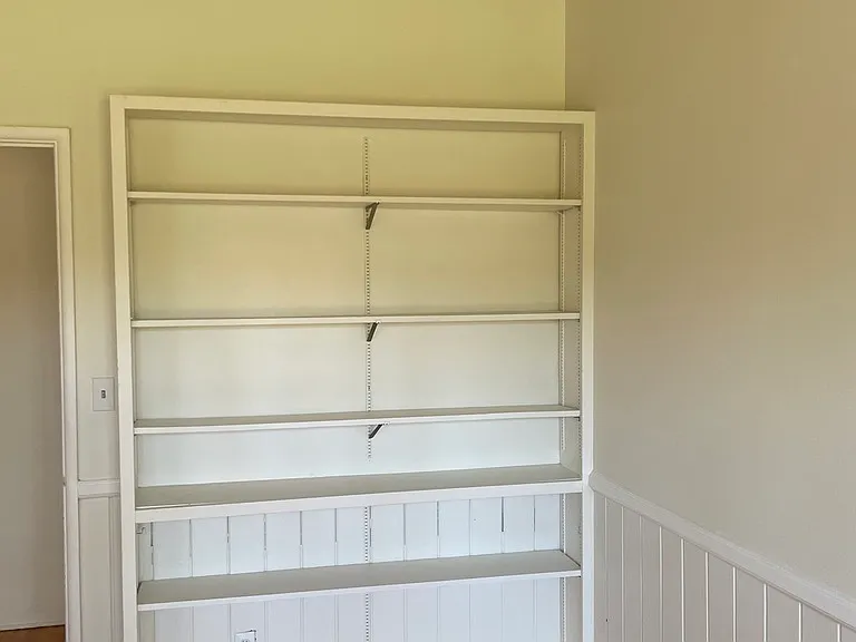 Bedroom 3 - built-in bookshelf