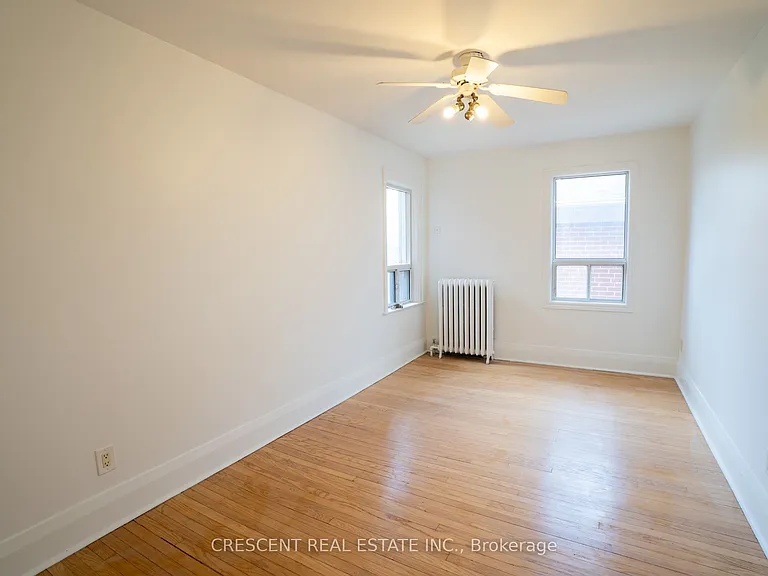 520 Prince Edward Dr N #MAIN — Photo 23