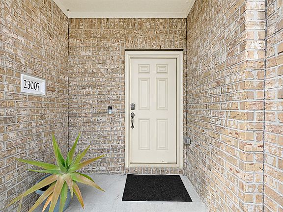 4th image of 23007 Jetty Manor Ln