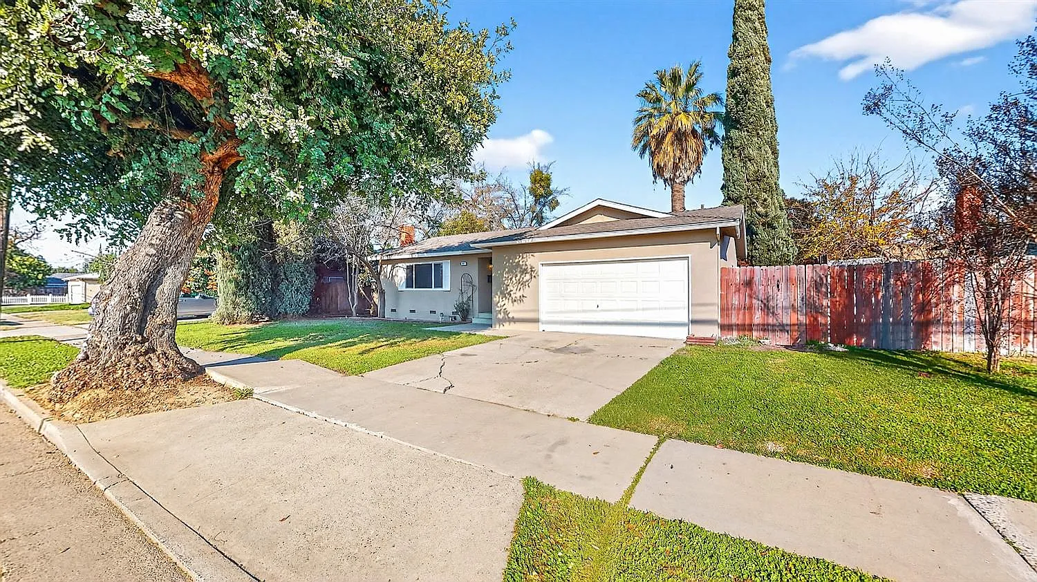 1611 E Olive Ave photo 1
